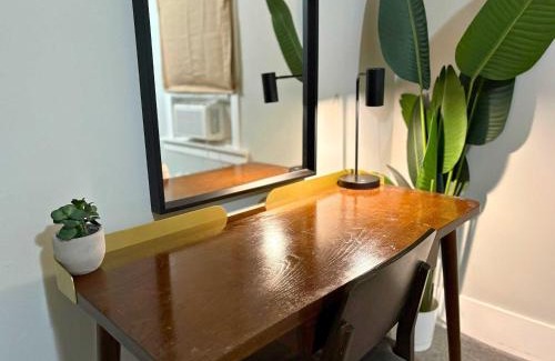 Sheffield and DePaul Apartamento | Chic 3BR Hideout in Lincoln Park - Lincoln 3