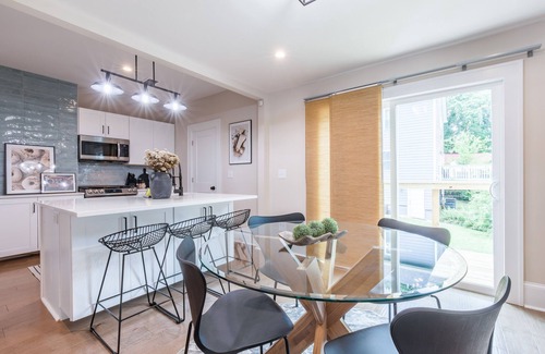 East Side Casa | Chic 4BR/3BA House – 10 min to Mercedes‑Benz – Private Deck + BBQ