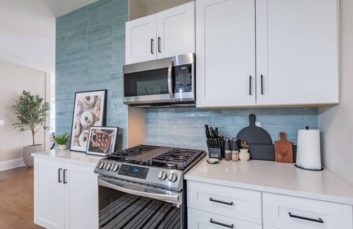 East Side Casa | Chic 4BR/3BA House – 10 min to Mercedes‑Benz – Private Deck + BBQ