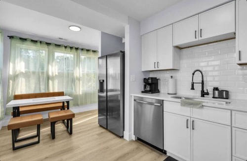 Channel Lake Casa | Chic 4BR Lakefront Canal Escape