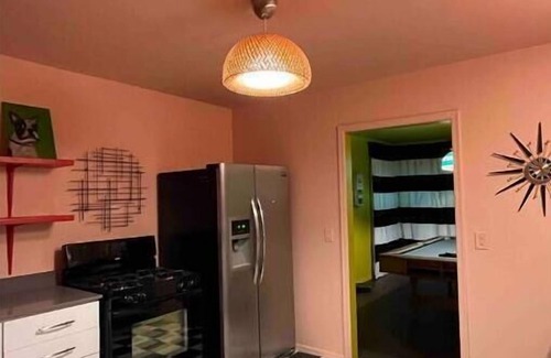 Central Oklahoma City Casa | Chic 50s Time Capsule Downtown/OU Med/OK Capitol