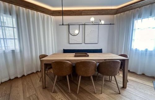 Samedan Apartamento | Chic Alpine Elegance: Designer Retreat in Samedan