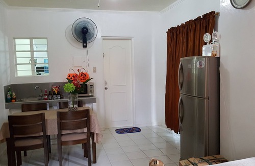 Novaliches Villa | Elegante y Confort de casa cerca de All