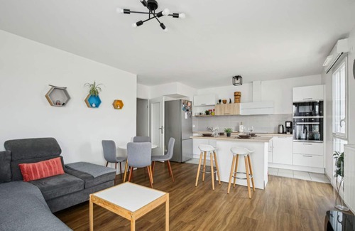 Bezons Apartamento | Chic and comfortable apart with Parking and balcony