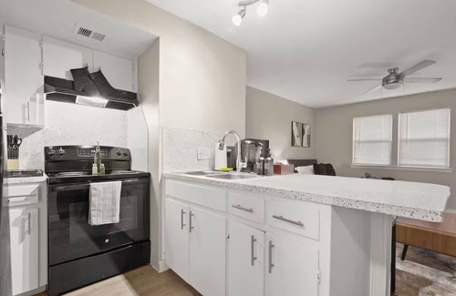 Allandale Apartamento | Chic and Cozy Loft near Q2 Stadium & North ATX