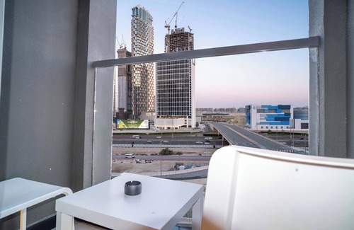 Business Bay Apartamento | Chic and Modern: Downtown Dubai/Business Bay Studio with Spectacular Dubai Views