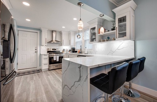 Wicker Park Casa | Chic and Spacious Bi-level 3BD in Bucktown!