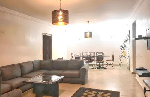 Ain Diab Apartamento | Chic Apartment in Casablanca with Shared Pool - 100 sqm