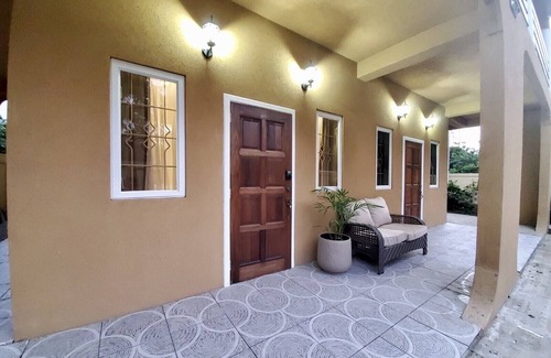 Bois d'Orange Apartamento | Chic Apartment in peaceful neighborhood close to beaches, shopping/entertainment