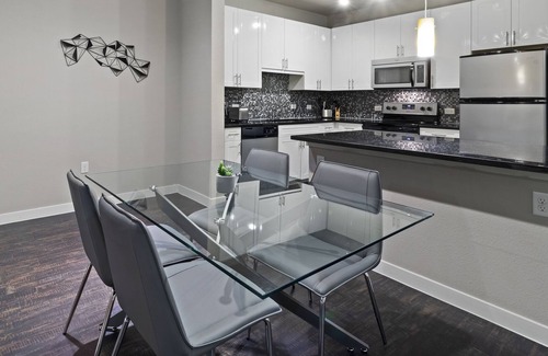Fort Worth Cultural District Apartamento | Chic Apartment in the Heart of FW | King Bed