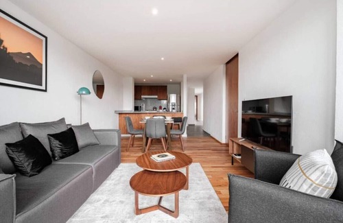 La Condesa Apartamento | Chic Apartment in Condesa with balcony and park view