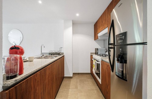 La Condesa Apartamento | Chic Apartment in Condesa with balcony and park view