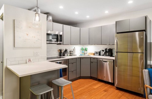 Old City Apartamento | Chic Apartment with King Bed in Old City