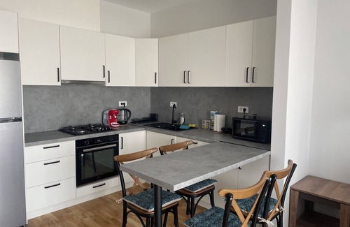 Sector 1 Apartamento | Chic apartment with AC and WiFi in brilliant Bucharest Fully furnished 2 TV