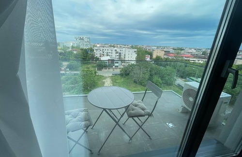 Sector 1 Apartamento | Chic apartment with AC and WiFi in brilliant Bucharest Fully furnished 2 TV