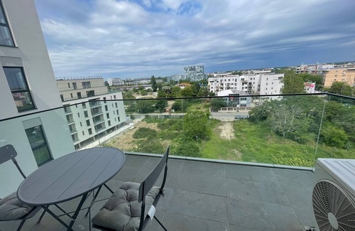 Sector 1 Apartamento | Chic apartment with AC and WiFi in brilliant Bucharest Fully furnished 2 TV