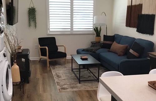 Upland Apartamento | Chic apartment with AC and WiFi in fabulous Upland