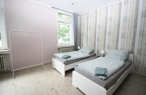 Wuppertal Apartamento | Chic Apartment with Balcony