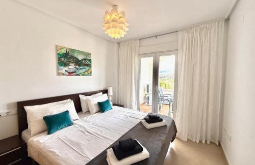 Jeronimo y Avileses y Balsicas de Arriba Apartamento | Chic apartment with lovely terrace, pool & golf view