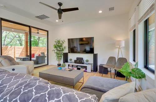 South Manchaca Casa | Chic Austin House with Spacious Backyard and Hammock