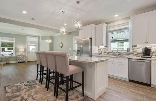 Gulfport Casa | *Chic Beach Cottage Retreat* near Beach/downtown