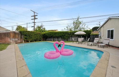 North Hollywood Casa | Chic Boho Retreat - Pool, Patio, Mini Golf & Arcade, Mins from Universal Studios!