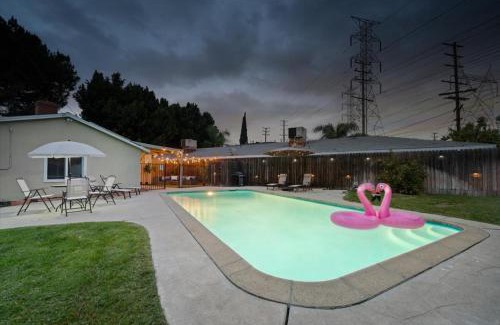 North Hollywood Casa | Chic Boho Retreat - Pool, Patio, Mini Golf & Arcade, Mins from Universal Studios!
