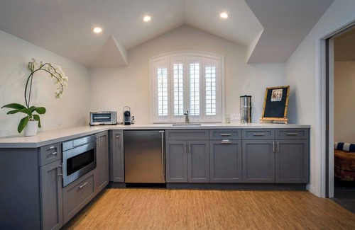 Montecito Casa | Chic Casita | 30+ Stays, Walk to Beach