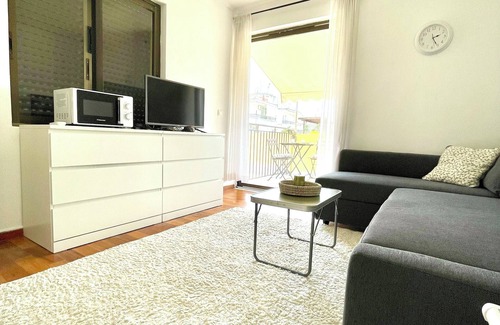 Agia Paraskevi Apartamento | Chic & central studio in the northern sunburns of Athens