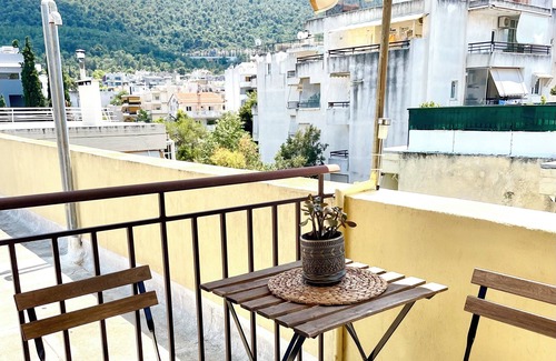 Agia Paraskevi Apartamento | Chic & central studio in the northern sunburns of Athens