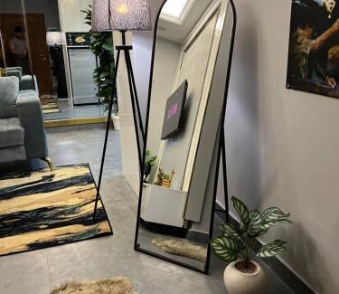 Bahria Town Apartamento | Chic Chamber 2BHK Bahria Living Self Check-in