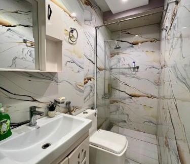 Bahria Town Apartamento | Chic Chamber 2BHK Bahria Living Self Check-in