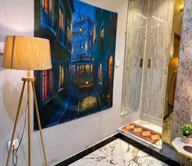 Bahria Town Apartamento | Chic Chamber 2BHK Bahria Living Self Check-in
