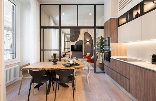 Duomo Apartamento | Chic City-Centre Apartment with Patio Near the Duomo & Uffizi in Florence