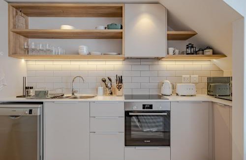 Hermanus City-Centre Apartamento | Chic Coastal Hideaway