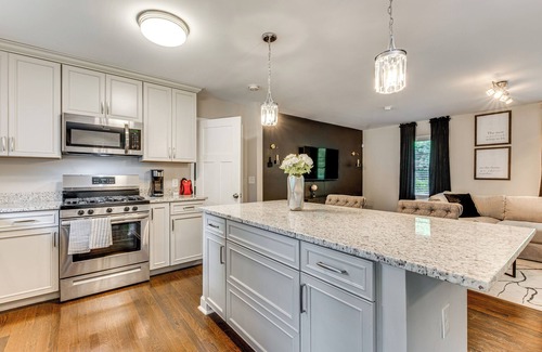 College Park Cabaña | Chic College Park Cottage ~ 2 Mi to Main Street!
