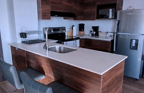 Zona 13 Apartamento | CHIC & COMFORTABLE STAY – CLOSE TO AIRPORT
