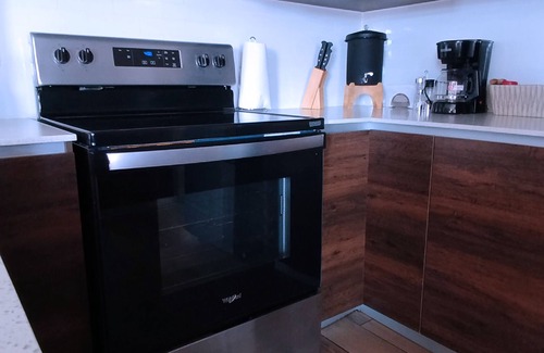 Zona 13 Apartamento | CHIC & COMFORTABLE STAY – CLOSE TO AIRPORT
