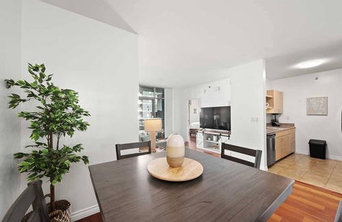 Downtown San Diego Condominio | Chic Condo in Little Italy