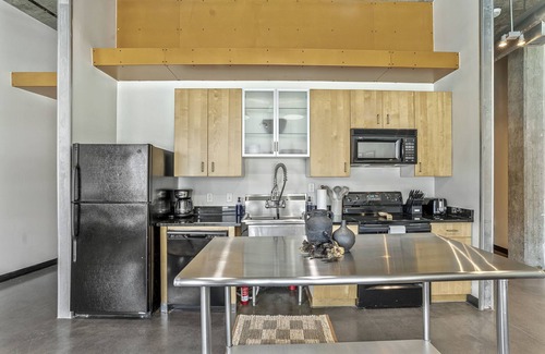 Edgehill Apartamento | Chic Condo in The Gulch!