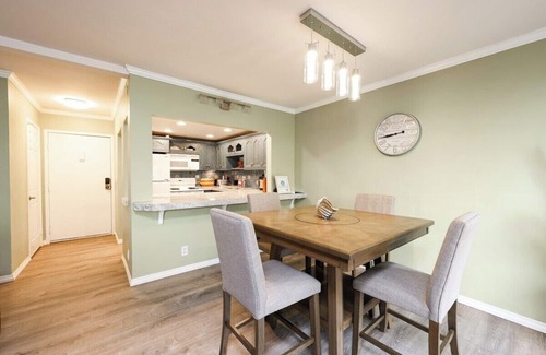 Cortez Hill Apartamento | Chic Condo Steps from Petco Park