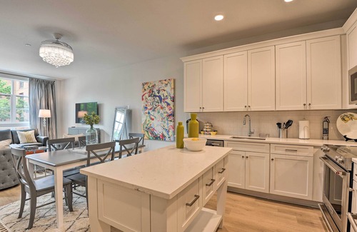 Murray Hill Condominio | Chic Condo w/ Balcony in the Heart of Annapolis!