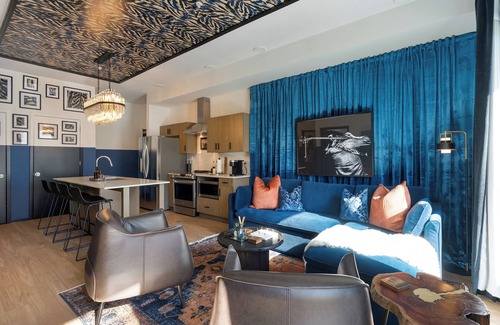 Eighth Avenue Condominio | Chic Condo with Pool, Walking distance to Broadway!