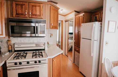 Kissimmee Cabaña | Chic Cottage 15 min from Magic Kingdom, lots of amentities!