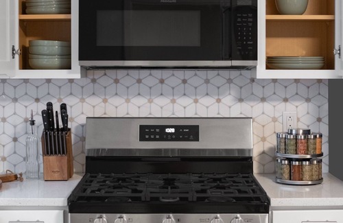 Hasbrouck Heights Apartamento | Chic & Cozy 1-Bedroom Apartment : 25 min from NYC