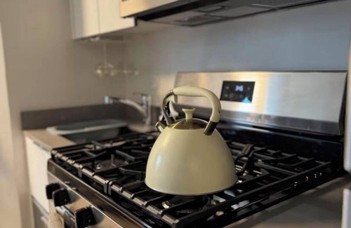 Queens Apartamento | Chic & Cozy 1BD Apartment Near East River, Minutes from Central Park