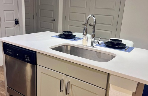Deep Ellum Apartamento | Chic, Cozy, Comfortable, Luxe 1 bedroom Estate with smart TV’s, Wifi plus more