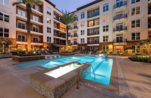 Central Business District Apartamento | Chic & Cozy Downtown Getaway in Houston