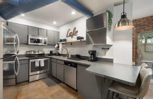 Pierson Place Historic District Casa | Chic & Cozy Midtown 1BR Pool Prime Location