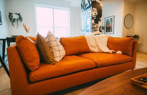 North End Apartamento | Chic Cozy Retreat - 2BR - Stunning North End Views